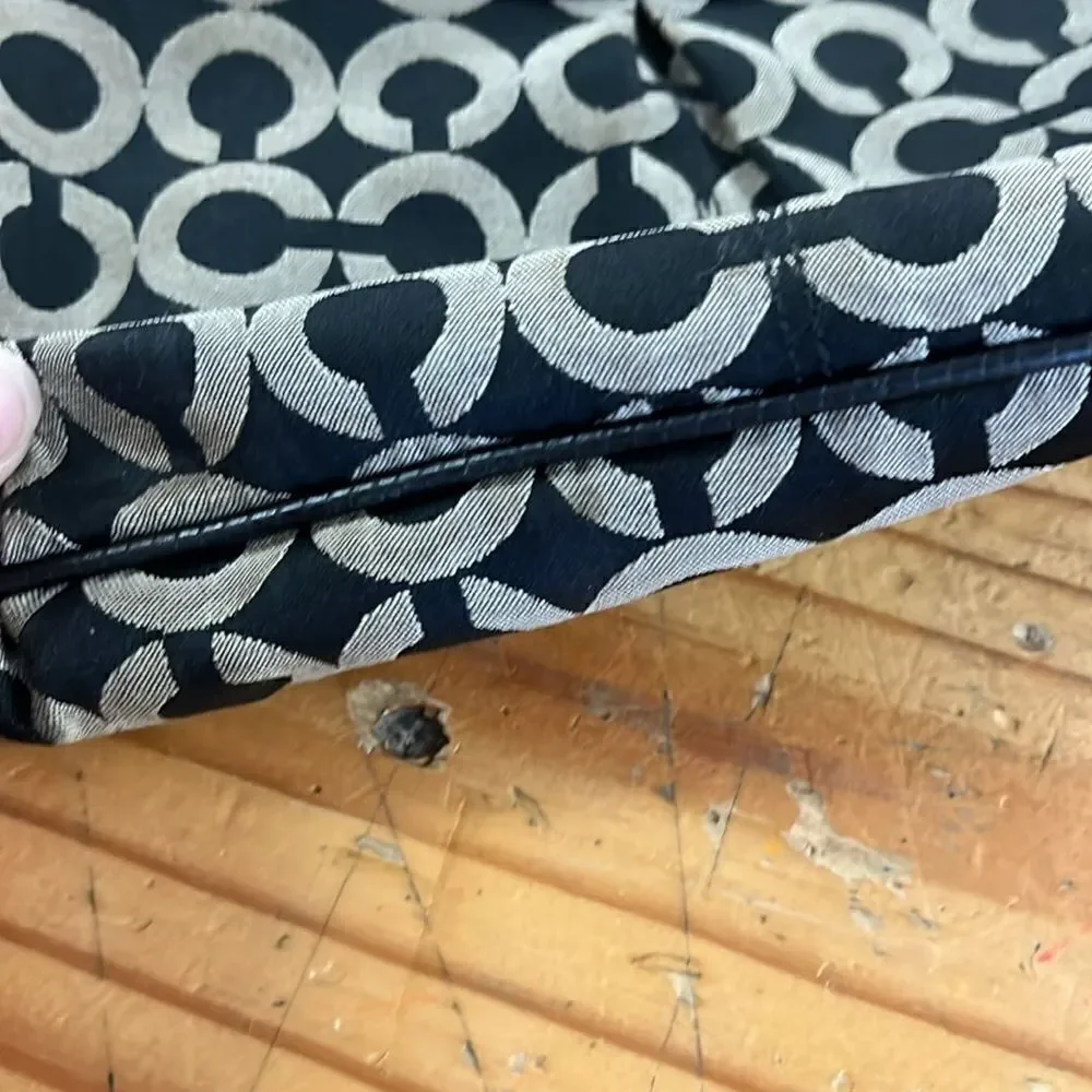 Coach crossbody  - Picture 6 of 6